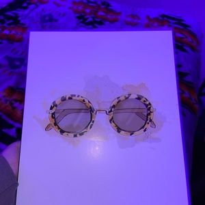 wall art glasses picture